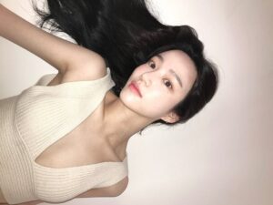 Lee Yu-bi Instagram - 💇🏻‍♀️🤦🏻‍♀️
