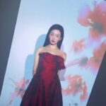 Lee Yu-bi Instagram - SINGLES Behind 🦋💙🥀