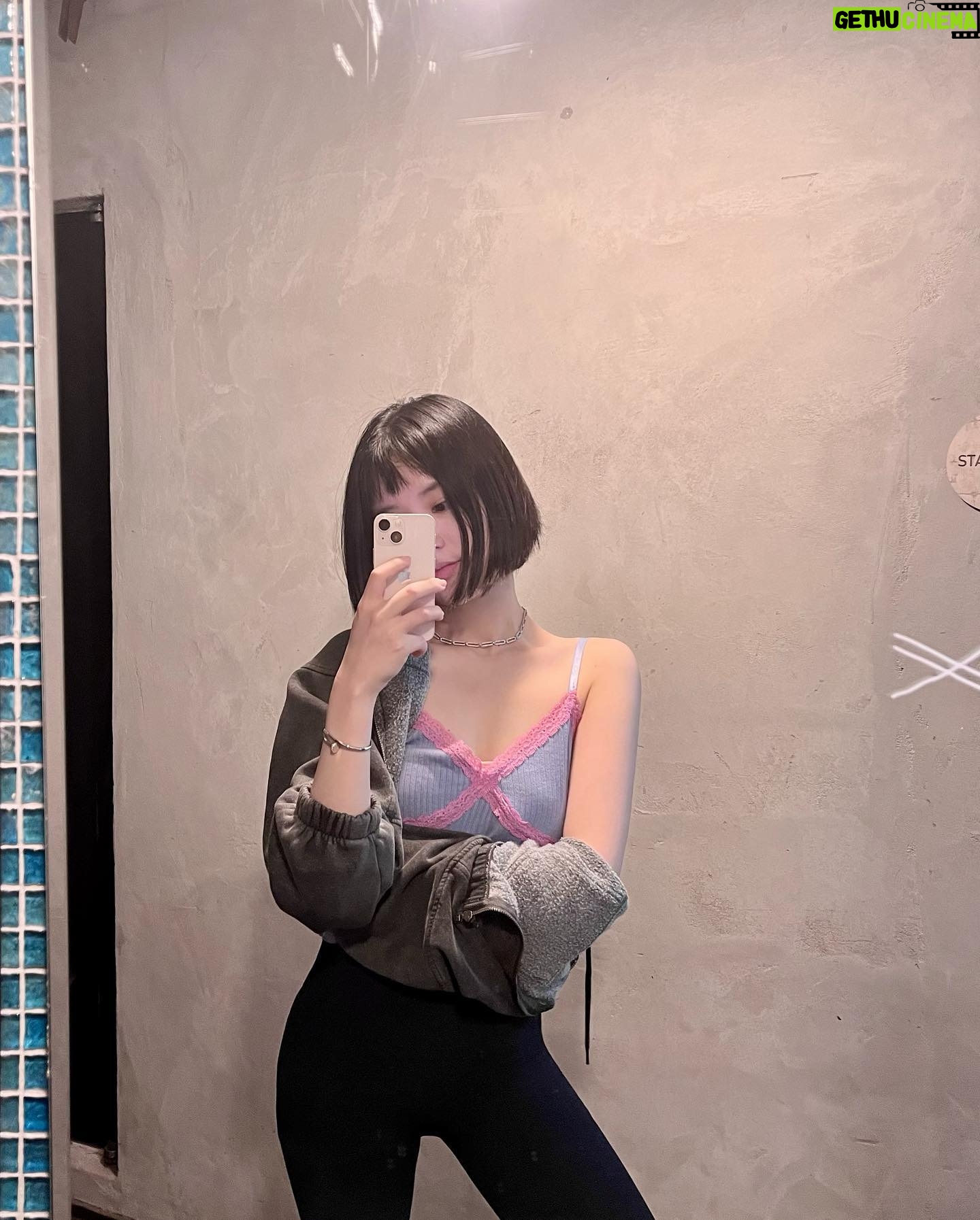 Lee Yu-bi Instagram - 오늘 하체 뿌셔따 😈 고기 먹으러 가야지 히히 #체력왕이될테야💪