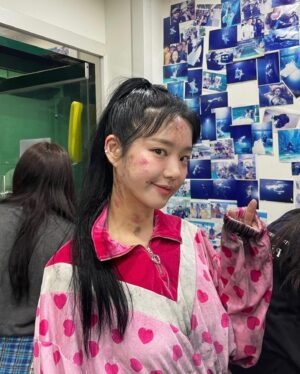Lee Yu-bi Instagram - 촬영촬영 또 촬영 중이여서 종영 인사를 이제야하네요!! 🥺🥺 7인의 탈출 많이 관심가져주시구 모네 응원해주셔서 넘넘 감사합니다아 🐶💕 덕분에 열심히 시즌2 촬영 중입니다아아아 🙏🏻🔥⭐️ 내년에도 저희드라마 많은 사랑해주세요 우리 7탈 스탭분들 사랑해요 다들 끝까지 화이팅!!!!