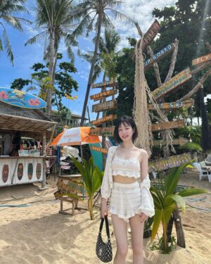 Lee Yu-bi Instagram - 빨갛게 익었따아 🍎 헤헤 ☺️