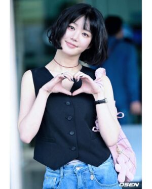 Lee Yu-bi Instagram - 바쁜시간에 와주샤서 감사합니다아😲💕 
DAZED 푸켓촬영 잘 다녀올게요 다들 감기걸리지말구 있👼🏻쪙💘 ✈️