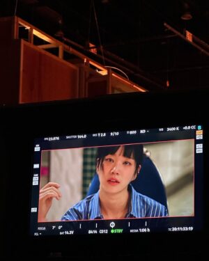 Lee Yu-bi Instagram - 촬영촬영 또 촬영 중이여서 종영 인사를 이제야하네요!! 🥺🥺 7인의 탈출 많이 관심가져주시구 모네 응원해주셔서 넘넘 감사합니다아 🐶💕 덕분에 열심히 시즌2 촬영 중입니다아아아 🙏🏻🔥⭐️ 내년에도 저희드라마 많은 사랑해주세요 우리 7탈 스탭분들 사랑해요 다들 끝까지 화이팅!!!!