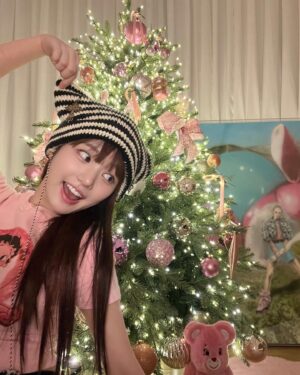 Lee Yu-bi Instagram - Happy Merry Christmas 💕💕💕💕💕