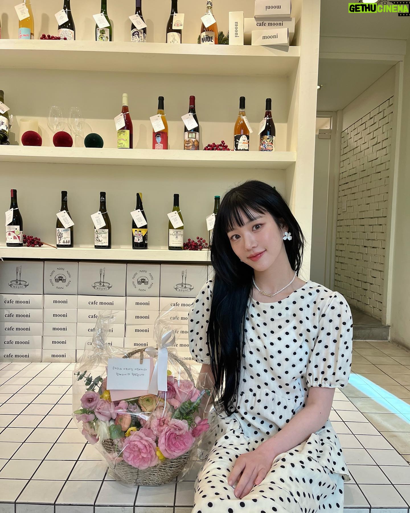 Lee Yu-bi Instagram - 오랜만에 광고나들이😎 @muzakinsta @ifne_official
