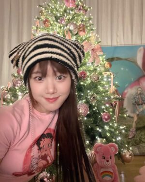 Lee Yu-bi Instagram - Happy Merry Christmas 💕💕💕💕💕