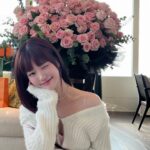 Lee Yu-bi Instagram - 꽃이 너무좋아🌷💕