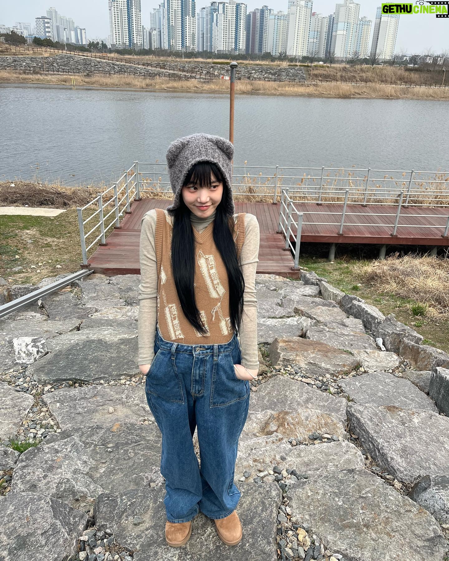 Lee Yu-bi Instagram - 7인의탈출 이번주엔 결방입니다아 🥺🙈 이거 사진 누가찍었냥!! 웰시코기를 만들어놨네!!