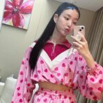 Lee Yu-bi Instagram - 안녕2022 🙈💕🦄🌈🍬🎀 💜🍒💫🌠 넘나 행복한 한 해가 될 것만 같은 예감..✨