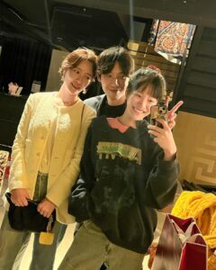 Lee Yu-bi Instagram - 촬영촬영 또 촬영 중이여서 종영 인사를 이제야하네요!! 🥺🥺 7인의 탈출 많이 관심가져주시구 모네 응원해주셔서 넘넘 감사합니다아 🐶💕 덕분에 열심히 시즌2 촬영 중입니다아아아 🙏🏻🔥⭐️ 내년에도 저희드라마 많은 사랑해주세요 우리 7탈 스탭분들 사랑해요 다들 끝까지 화이팅!!!!