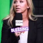 Leigh-Allyn Baker Instagram - Grateful. I’m thankful for each of YOU! ❤️ #leighallynbaker #grateful #gratitude