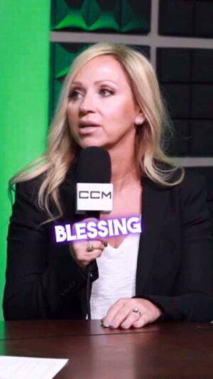 Leigh-Allyn Baker Instagram - Grateful. I’m thankful for each of YOU! ❤️ #leighallynbaker #grateful #gratitude