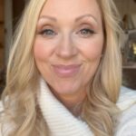 Leigh-Allyn Baker Instagram – Need a movie night with the family? Watch @theshiftfilm December 1 in theaters! Click the link my bio for showtimes and enter SHIFT10 to get 10 % off. #studiopartner #BABAM

#movienight #leighallynbaker #theshift #angelstudios #christianmovies