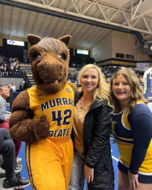 Leigh-Allyn Baker Instagram - Hanging with #Dunker @racershoops @murraystateuniv 

#goracers #racerbasketball
