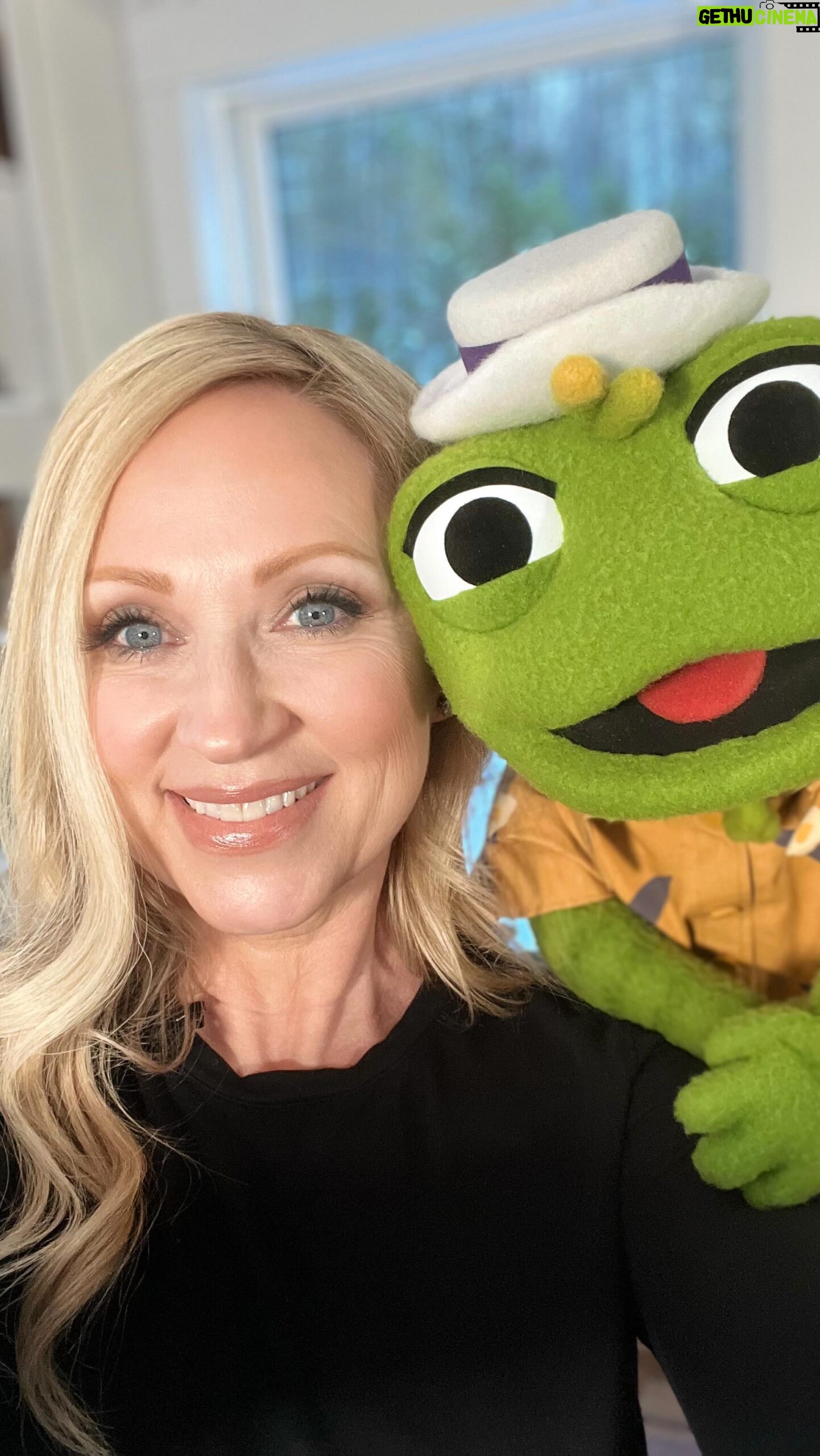 Leigh-Allyn Baker Instagram - Here’s a heartwarming show for the littles in your home. Often ages 3-8 get overlooked. When I was a kid, I loved watching wholesome shows like #mrrogersneighborhood . When my kids were little, their favorite show was #danieltigersneighborhood These shows protected the innocence of young children by promoting kindness and goodness, love of family, good morals and respect for humanity. These shows were not only entertaining, they were educational, too! So I thought… let’s give more of THAT to our kids! I’m so happy to be hosting the creative segments on #adventureswithiggyandmrkirk. Painting, singing, dancing, creative writing… The creative arts are life giving to a child’s imagination! So come on board with me… “Creative Leigh” as we play, create and foster a love of the arts on Adventures with Iggy and Mr. Kirk. See how you can come along side our team at www.watchbrave.com #family #love #kids