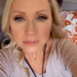 Leigh-Allyn Baker Instagram - Let’s see who’s still here! Comment or leave an emoji if you can see this.