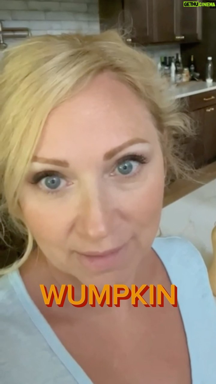 Leigh-Allyn Baker Instagram - Y’all, meet….WUMPKIN! 😜😂 #leighallynbaker #goodluckcharlie