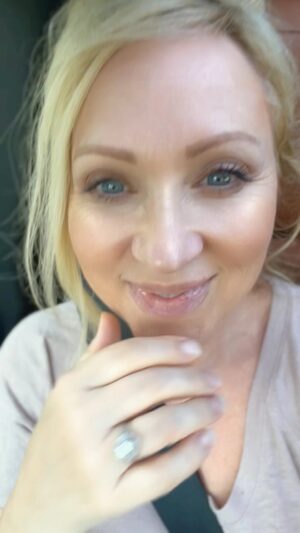 Leigh-Allyn Baker Instagram - Is it too much to ask for? #noonewantstoseethat 

#bathingsuit #swimsuits #bikinis #bikini #no