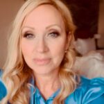 Leigh-Allyn Baker Instagram – Hello Cali. Been a while. 

#godsappointedtimes #tbn #leighallynbaker #bringingbackchristmas #christmas