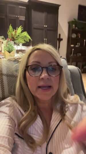 Leigh-Allyn Baker Instagram - #floridastate I love you guys! You worked your butts off! Everyone knows you earned the right to be in the playoffs! Don’t get me wrong… I love Georgia and Bama and Texas, too. My husband went to Penn State, so I’m not allowed to love Michigan, sorry.  But… Florida State… you earned a shot at the title. You were robbed!

#collegefootball #collegefootballplayoff #floridastatefootball #leighallynbaker #babam