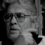 Leila Bolukat Instagram – مدتی ایست به آدم‌هایی فکر می‌کنم که دیگران را به سلیقه‌ی خود تغییر می‌دهند…
آدم‌هایی که هیچ سلیقه، انتخاب و طرز فکری را قبول ندارند به جز چیزی که در ذهنشان هست… 
گاهی با کلامشان دیگران را تحقیر می‌کنند و گاهی با نگاهشان سرزنش…
نمک‌پاش زخم‌های دیگران می‌شوند و آن‌قدر آزارشان می‌دهند تا تغییر کنند…
حقیقت این است که خیلی از ما سال‌هاست با اعتقاد دیگران زندگی می‌کنیم… 
فکرهایمان، انتخاب‌هایمان، حتی زندگیمان برای خودمان نیست… 
اطراف خیلی از ما، انسان‌هایی هستند که جایمان تصمیم می‌گیرند و تصور می‌کنند بیشتر از ما از شرایط زندگیمان باخبرند…
این آدم‌ها در وجودشان سلاحی دارند بسیار کشنده، سلاحی که جسم را از بین نمی‌برد ولی روح انسان‌ها را می‌کشد…
آدم‌هایی که من اسمشان را گذاشته‌ام قاتلان روح.
همان کسانی که باعث می‌شوند انسان‌ها زنده بمانند ولی دیگر زندگی نکنند…من این جنس آدمها را بخدا واگذار میکنم و هر انکس که مرا قضاوت کند و تهمت بزند….خدایی که بشدت کافیست.🙏
پ.ن:حتما نباید کپشن و پست مرتبط باشه احوالات آدمها 
#لیلا_بلوکات #احوال_این_روزهای_من #روزهای_خوب_خواهند_آمد #سال_۱۴۰۰_نزدیک_است