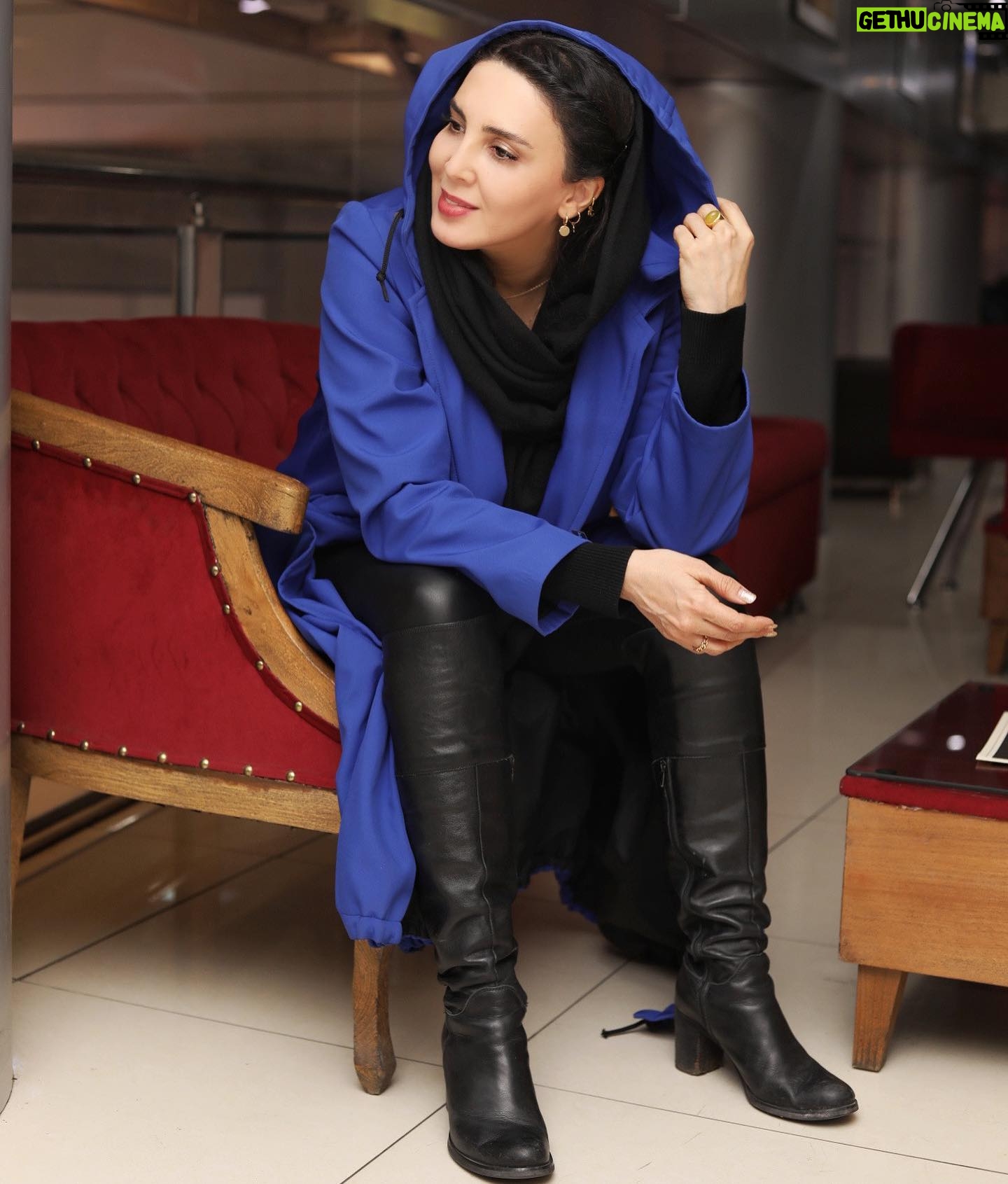 Leila Bolukat - 45.3K Likes - دنیا دچار دردسر شده
و فقط هم دو راه حل موجود است:
آنقدر بخندیم تا منفجر شویم،
یا فقط منفجر شویم!
📕 کتاب:مردی با کبوتر
✍🏻 اثر: #رومن_گاری
#لیلا_بلوکات #لعنت_به_کرونا #عجب_دنیای_بی_رحمی