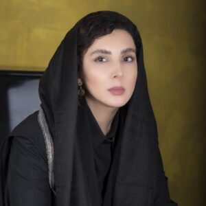 Leila Bolukat Instagram - داشتم فكر ميكردم به
همين روزهايم در سال قبل
اينكه براى چه چيزها دلم بيقرار بود و حالا نسبت به آنها بى تفاوتم!..
ميدانيد چه ميخواهم بگويم؟ 
ميخواهم بگويم زياد
از غصه ى امــروز دلتان نگيرد،
شايد يك سال ديگر
يادآورى اش برايتان خنده دار باشد!
#لیلا_بلوکات#دلنوشته#خدایا_شکرت_که_هستی_و_برایمان_خدایی_میکنی