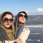 Leila Bolukat Instagram - شیرین جانم،چه زمانها و چه خاطرات و چه سفرهایی داشتیم،یادش بخیر، امیدوارم روزگار موفق مراد دلت باشه و بچرخه،روز به روز موفق تر با هنر زیبایی و کارآفرینی ،میلادت مبارک بانوی نیکوکار 🎂🎂🎂🎂🎂🎂🌹🌹🌹🌹🌹 @shirin_moghaddam #لیلا_بلوکات #شیرین_مقدم #تولدت_مبارک