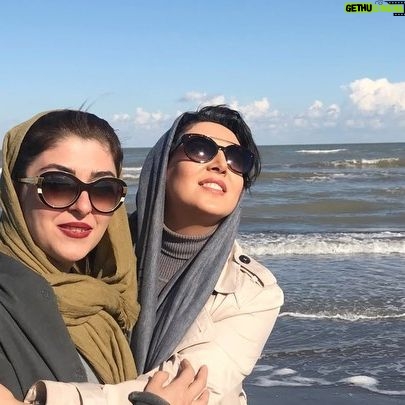 Leila Bolukat Instagram - شیرین جانم،چه زمانها و چه خاطرات و چه سفرهایی داشتیم،یادش بخیر، امیدوارم روزگار موفق مراد دلت باشه و بچرخه،روز به روز موفق تر با هنر زیبایی و کارآفرینی ،میلادت مبارک بانوی نیکوکار 🎂🎂🎂🎂🎂🎂🌹🌹🌹🌹🌹 @shirin_moghaddam #لیلا_بلوکات #شیرین_مقدم #تولدت_مبارک