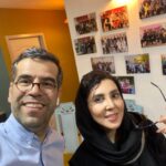 Leila Bolukat Instagram - 🔵 آدم‌های امن،چه کسانی هستند ؟! 🔴 آدم های امن، افرادی هستند كه همه چیز را می‌توانی بهشان بگویی و بدون اینکه قضاوت یا تحقیرت کنند، رازدارت هستند و میتوانی کنارشان احساس بودن کنی ... 🔴 اینها تا لباسی تازه تنت ببینند نمی‌پرسند از کدام مغازه خریدی؟ مارکش چیه؟ چند خریدی؟ می‌گویند: چقدر قشنگه، بهت می‌آید، من عاشق این جنس ژاکتم. 🔴از سفر که برگردی نمی‌پرسند با کی و چرا رفتی؟ اسم هتلش؟ چه‌قدر هزینه شد؟ می‌گویند :خوش گذشت؟ سرحال شدی؟ 🔴 دانشگاه قبول شوی، نمی‌پرسند شهریه‌اش چه قدره؟ وای چقدر دوره! می‌گویند چه رشته‌ای به سلامتی؟ این رشته بازار کار خوبی دارد، اگر تلاش کنی. 🔴 مشغول کاری تازه‌ شوی، نمی‌پرسند حقوقت چه قدره؟ اسم شرکتش چیه؟ جایش کجاست؟ می‌گویند شغلت را دوست داری؟ صاحبکارت یا همکارهایت آدم‌های خوبی هستند؟ این‌جور شغل‌ها جای پیشرفت دارد ... 🔵آدم های امنی باشیم ممنونم از شماها بابت امنیتی که ایجاد میکنید.☘️🪴💐🧿 پ.ن:محدود عزیزانی دیگری هستند که محدودیت عکس ده عدد،اجازه ثبت نداد دفعات بعدی معرفی میکنم🙈🙏 #لیلا_بلوکات #احساس_امنیت#رفیقان_را_درون_جان_نگهدار_که_آنها_پر_بها_تر_از_جهانند