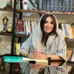 Leila Bolukat Instagram - . دلمان برای روزهای خوبمان ، تنگ شده ! روزهایی که می شد در پیاده روهای ساده ی شهر قدم زد و شاد بود ،شب هایی که می شد نگران هیچ چیز نبود و خوابید ،و آخرِ هفته هایی که می شد سفر کرد و از تهِ دل خندید . دلمان لک زده برای یک قُلُپ چای که بدون بغض و حسرت از گلویمان پایین برود ! قمار سختی بود !ما تمام دلخوشی‌مان را پای سادگی هایمان باختیم ...انصاف نبود هم بسازیم و هم بسوزیم ،انصاف نبود تاوان تصمیماتی را بدهیم که خودمان نگرفته بودیم ...ولی تسلیم نخواهیم شد ...دوباره بلند خواهیم شد و همه چیز را خواهیم ساخت ! ما از درد هایمان قوی تریم ! ‌#لیلا_بلوکات #دلتنگی_های_من #شادباشیم_و_آن_را_با_بقیه_تقسیم_کنیم #به_امید_روزهای_خوب