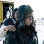 Leila Bolukat Instagram - پشت صحنه از آخرین فیلمی که در سال ۱۴۰۰ کار کردم، تجربه بازی یه نقش جدید و چالش برانگیز، به امید اتفاقهای خوب در قرن جدید برای همه رفقا و دوستان و مردم عزیزم 🙏 ایام بکام ،قرن درخشانی پیش روتون باشه به امید حق 🌹 #لیلا_بلوکات #سینما #آنها_مرا_دوست_داشتند🎬 #قرن_جدید #سال_نو_مبارک