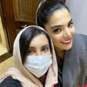 Leila Bolukat Instagram - مربیگری شغل یا کار نیست

و یک نوع عشق و احساس است

مربی ورزش بودن یعنی تعهد بی قید و شرط

یعنی استخوان لای زخم

همیشه در تب و تاب و تشویش

تو با پوست و گوشت و استخوان مربی شدی

خلق کردی

محکم شدی که بهت تکیه کنند

کسی با یک ست ورزشی مربی نخواهد شد

باید تمرین کنی

عرق بریزی و از تمام وجودت برای ورزشکار مایه بگذاری.

به بهانه نزدیک شدن به روز مربی ورزش نهم آبان ماه🌹
امیدوارم خوشحالی همیشه هم آغوشت باشه مرمر عزیز 🧿
@coach_maryamofficial 

#لیلا_بلوکات #ورزش_در_خانه #ورزشکاران_زن #مریم_کریمی#روز_مربی_گرامی