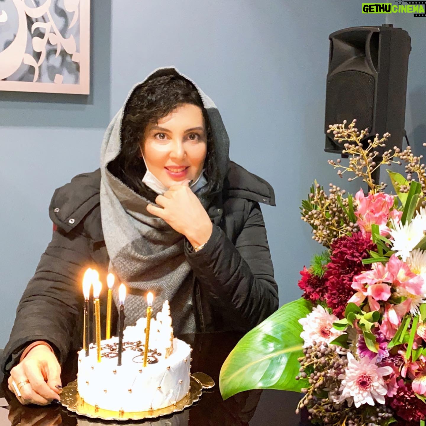 Leila Bolukat - 77.5K Likes - ۹۹/۹/۴
آذر ماه
سپاس فراوان🙏
#لیلا_بلوکات #تولد_بازی_با_محدودیت#کرونا