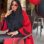 Leila Bolukat Instagram - در این روزگار سخت برقله عشق به ایست .خورشید را در آغوش بگیر.گرمای نور عشق و محبت و مهربانی و صفا و دوست داشتن را ذره ذره احساس کن.زندگی زیباست .و ای کاش بودندکسانی که عاشقانه زیستند و الان نیستند.هر روزشان پر از عشق بود.و بیا هر روزمان پر از عشق باشد و زندگی را با عشق زندگی کنیم و قدر کسانی که هستند را بدانیم .❤️ #لیلا_بلوکات #روز_عشق_مبارک #عشق_ترین_ها💛