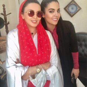 Leila Bolukat Instagram - مربیگری شغل یا کار نیست

و یک نوع عشق و احساس است

مربی ورزش بودن یعنی تعهد بی قید و شرط

یعنی استخوان لای زخم

همیشه در تب و تاب و تشویش

تو با پوست و گوشت و استخوان مربی شدی

خلق کردی

محکم شدی که بهت تکیه کنند

کسی با یک ست ورزشی مربی نخواهد شد

باید تمرین کنی

عرق بریزی و از تمام وجودت برای ورزشکار مایه بگذاری.

به بهانه نزدیک شدن به روز مربی ورزش نهم آبان ماه🌹
امیدوارم خوشحالی همیشه هم آغوشت باشه مرمر عزیز 🧿
@coach_maryamofficial 

#لیلا_بلوکات #ورزش_در_خانه #ورزشکاران_زن #مریم_کریمی#روز_مربی_گرامی
