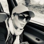 Leila Bolukat Instagram - سلام امیدوارم ایام بکام باشه با این شرایط بهرحال اون دسته آدمهای با انصاف و باشعور که تو خونه نشستن با چیزای مختلفی سرشونو گرم میکنن مثل فیلم دیدن،کتاب خوندن، ورزش کردن،نوشتن،موسیقی کار کردن،آشپزی،زبان خوندن ،خلاصه چیزای مختلف و حتی اینستاگرام و چالشهای مختلف الانم من به درخواست تعدادی از دوستانم به چالش عکس سیاه و سفید دعوت شدم🙈😉 بهر حال سرگرمیه دیدن عکسهای قدیمی، با آرزوی دفع سریع ویروس کرونا برای همتون آرزوی سلامتی دارم، متشکر از کادرهای درمانی و ارگانهای مختلفی مثل جمعیت هلال احمر که مشغول حمایت و مراقبت از مردم هستن، و ممنون از مردم بافرهنگی که خونشون نشستن و سفر نرفتن🙏 لطفا ورق بزنید #لیلا_بلوکات #چالش_جدید_عکس_سیاه_سفید #کرونا_ویروس #قرنطینه_خانگی #سفر_نریم #در_خانه_بمانیم