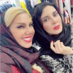 Leila Bolukat Instagram - 🔵 آدم‌های امن،چه کسانی هستند ؟! 🔴 آدم های امن، افرادی هستند كه همه چیز را می‌توانی بهشان بگویی و بدون اینکه قضاوت یا تحقیرت کنند، رازدارت هستند و میتوانی کنارشان احساس بودن کنی ... 🔴 اینها تا لباسی تازه تنت ببینند نمی‌پرسند از کدام مغازه خریدی؟ مارکش چیه؟ چند خریدی؟ می‌گویند: چقدر قشنگه، بهت می‌آید، من عاشق این جنس ژاکتم. 🔴از سفر که برگردی نمی‌پرسند با کی و چرا رفتی؟ اسم هتلش؟ چه‌قدر هزینه شد؟ می‌گویند :خوش گذشت؟ سرحال شدی؟ 🔴 دانشگاه قبول شوی، نمی‌پرسند شهریه‌اش چه قدره؟ وای چقدر دوره! می‌گویند چه رشته‌ای به سلامتی؟ این رشته بازار کار خوبی دارد، اگر تلاش کنی. 🔴 مشغول کاری تازه‌ شوی، نمی‌پرسند حقوقت چه قدره؟ اسم شرکتش چیه؟ جایش کجاست؟ می‌گویند شغلت را دوست داری؟ صاحبکارت یا همکارهایت آدم‌های خوبی هستند؟ این‌جور شغل‌ها جای پیشرفت دارد ... 🔵آدم های امنی باشیم ممنونم از شماها بابت امنیتی که ایجاد میکنید.☘️🪴💐🧿 پ.ن:محدود عزیزانی دیگری هستند که محدودیت عکس ده عدد،اجازه ثبت نداد دفعات بعدی معرفی میکنم🙈🙏 #لیلا_بلوکات #احساس_امنیت#رفیقان_را_درون_جان_نگهدار_که_آنها_پر_بها_تر_از_جهانند