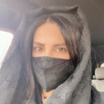 Leila Bolukat Instagram - نمی‌دانم کدام را راضی کنم دلی که میخواهد عاشق باشد. یا عقلی که میخواهد عاقل باشد! من، لای کتاب زندگی مانده‌ام؛ لای فصلی بدخط و تلخ به نام تحمل ... کاش آدمی می‌توانست دلش را به صندوق امانات بسپارد، و با اولین قطار به تعطیلات برود. #سامان_رضايى