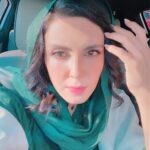 Leila Bolukat Instagram - تا مقصد عشاق، رهی دور و دراز است یک منزل از آن بادیه ی عشق مجاز است در عشق اگر بادیه ای چند کنی طی بینی که در این ره چه نشیب و چه فراز است عشق است که سر در قدم ناز نهاده حُسن است که می گردد و جویای نیاز است! وحشی، تو برون مانده ای از سعیِ کمِ خویش ورنه درِ مقصود به روی همه باز است…، وحشی بافقی #لیلا_بلوکات #شعر_عاشقانه #اشعار_وحشی_بافقی