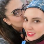 Leila Bolukat Instagram – 🔵 آدم‌های امن،چه کسانی هستند ؟!

🔴 آدم های امن، افرادی هستند كه همه چیز را می‌توانی بهشان بگویی و بدون اینکه قضاوت یا تحقیرت کنند، رازدارت هستند و میتوانی کنارشان احساس بودن کنی …
🔴 اینها تا لباسی تازه تنت ببینند نمی‌پرسند از کدام مغازه خریدی؟ مارکش چیه؟ چند خریدی؟
می‌گویند: چقدر قشنگه، بهت می‌آید، من عاشق این جنس ژاکتم.

🔴از سفر که برگردی
نمی‌پرسند با کی و چرا رفتی؟ اسم هتلش؟ چه‌قدر هزینه شد؟
می‌گویند :خوش گذشت؟ سرحال شدی؟

🔴 دانشگاه قبول شوی،
نمی‌پرسند شهریه‌اش چه قدره؟ وای چقدر دوره!
می‌گویند چه رشته‌ای به سلامتی؟ این رشته بازار کار خوبی دارد، اگر تلاش کنی.
🔴 مشغول کاری تازه‌ شوی،
نمی‌پرسند حقوقت چه قدره؟ اسم شرکتش چیه؟ جایش کجاست؟
می‌گویند شغلت را دوست داری؟ صاحبکارت یا همکارهایت آدم‌های خوبی هستند؟ این‌جور شغل‌ها جای پیشرفت دارد …

🔵آدم های امنی باشیم
ممنونم از شماها بابت امنیتی که ایجاد میکنید.☘️🪴💐🧿

پ.ن:محدود عزیزانی دیگری هستند که محدودیت عکس ده عدد،اجازه ثبت نداد دفعات بعدی معرفی میکنم🙈🙏
#لیلا_بلوکات #احساس_امنیت#رفیقان_را_درون_جان_نگهدار_که_آنها_پر_بها_تر_از_جهانند