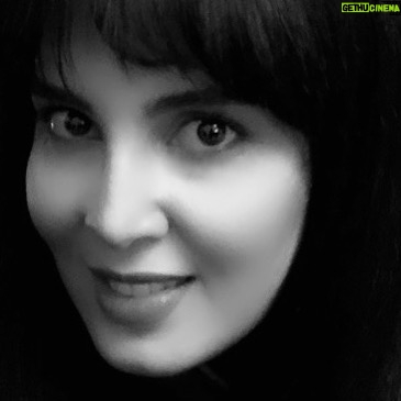 Leila Bolukat Instagram - هیچ چیزی نمیتواند انسان را از دست خودش نجات دهد. انسان، به جای پنهان شدن از خویش یا جستجوی رهایی از دست خویش، که تنها به بهای نابودی خویش میتواند به آن دست یابد، باید با خودش کنار آید و سرنوشتش را بر خود هموار سازد. این همان دگرگونیای است که سارتر از آن سخن میگوید، دگرگونیای که به رستگاری تمام بشریت توسط تمامی بشریت در روی این زمین میانجامد. #هرولد_جان_بلاکهام