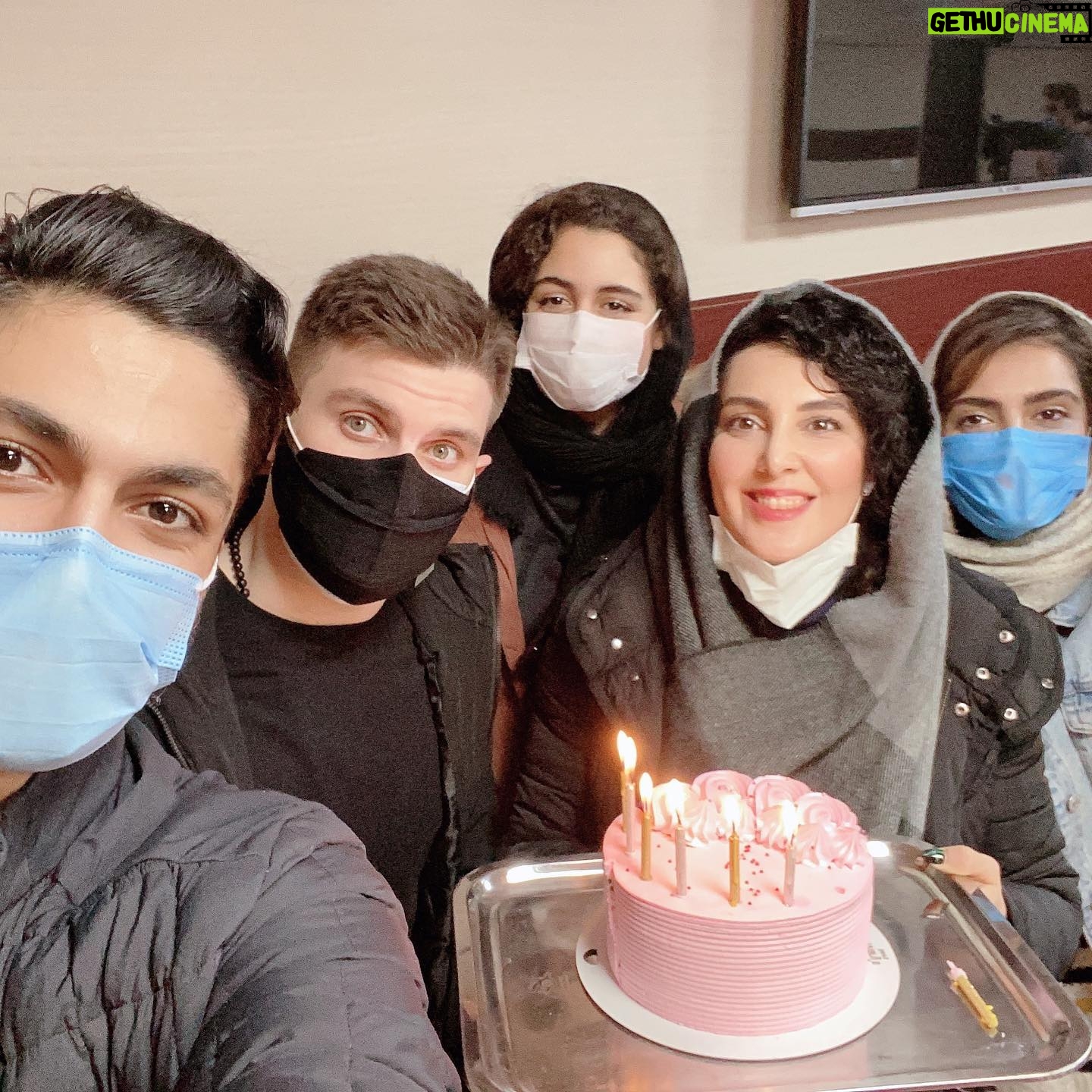 Leila Bolukat - 77.5K Likes - ۹۹/۹/۴
آذر ماه
سپاس فراوان🙏
#لیلا_بلوکات #تولد_بازی_با_محدودیت#کرونا