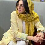 Leila Bolukat Instagram - وقتی به این دَرک برسیم که در درونِ هر آدمی دنیای کاملا متفاوتی وجود داره، نه به جونِ خودمون میوفتیم، نه به جون دیگران میوفتیم که اندازه‌ها‌رو تغییر بدیم #لیلا_بلوکات #تغییر_باورها #مثبت_اندیشی