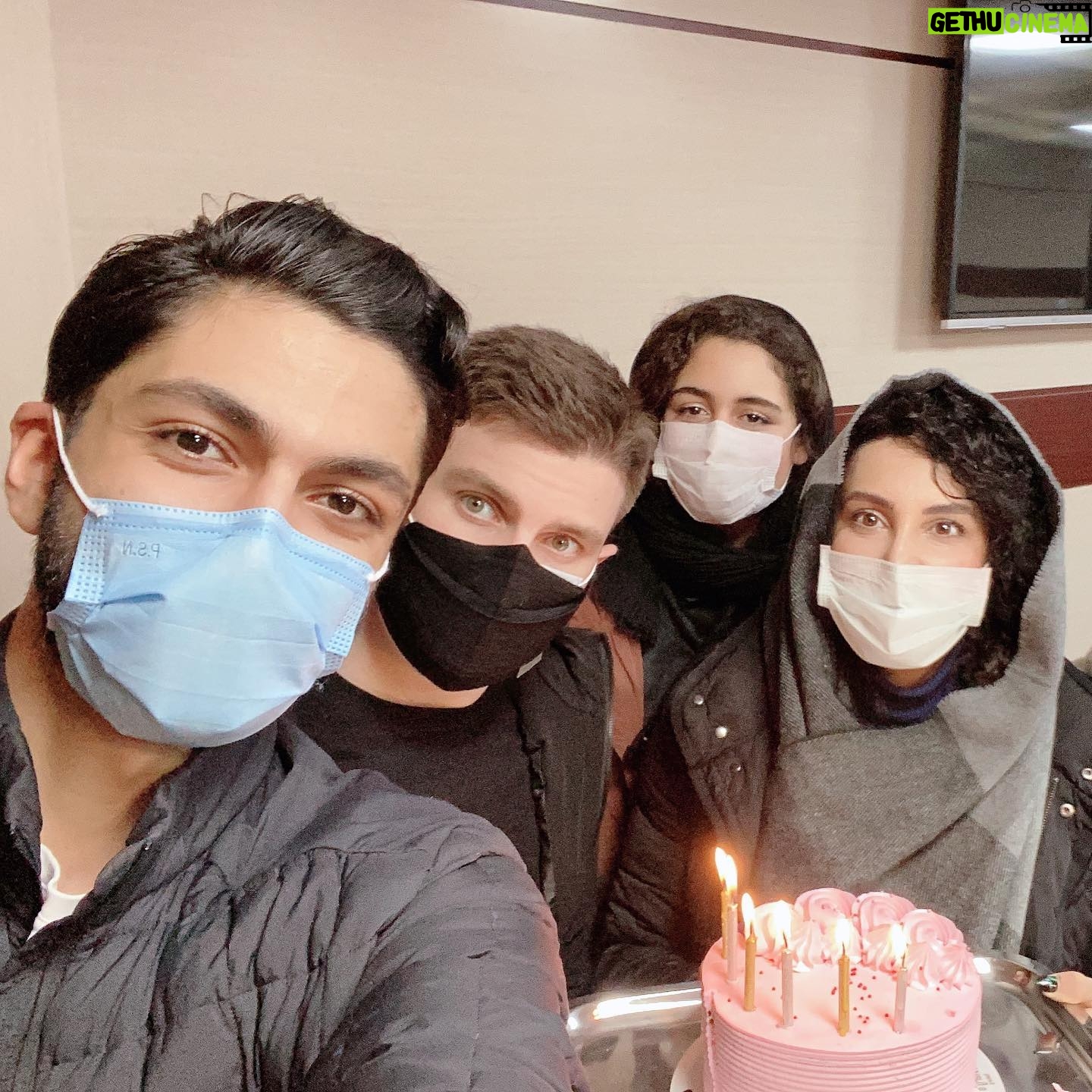 Leila Bolukat - 77.5K Likes - ۹۹/۹/۴
آذر ماه
سپاس فراوان🙏
#لیلا_بلوکات #تولد_بازی_با_محدودیت#کرونا
