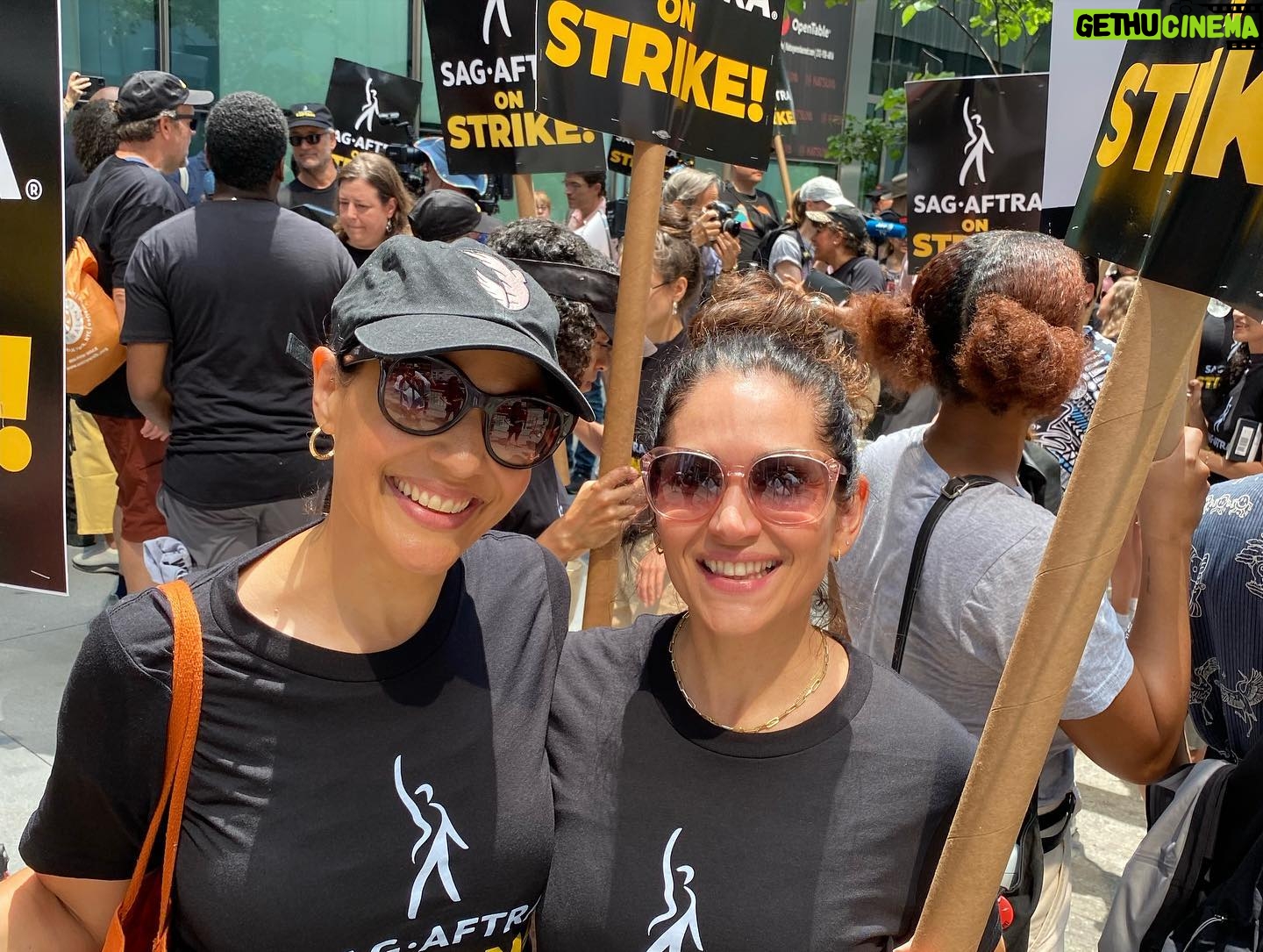 Lela Loren Instagram - Union Strong 👊🏼 Here we go! Striking for a better tomorrow. #sagaftra #WGA