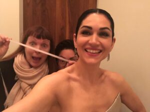 Lela Loren Instagram - Pull it tight! Binge it all!! @altcarb @netflix✨🪐🌓
Danica is gettin’ glamorous for Harlan’s Day and a lil’ something else 🚀🎆
Behind me is our awesome costume designer @cynthiasummers and costumer @wsanchia
