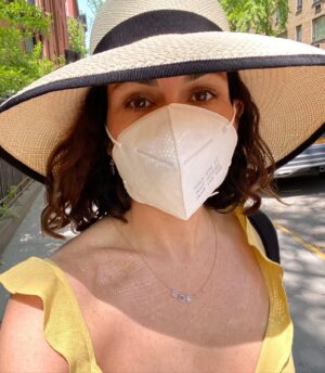 Lela Loren Instagram - 🍋😷♥️