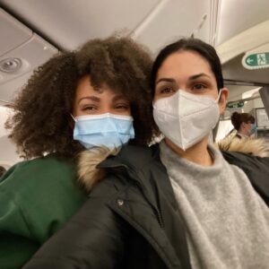 Lela Loren Instagram - Plot twist @manfromtoronto 🚨 
Daniela and Lori are making a break for it. Sorry Teddy @kevinhart4real 💔 #thatsawrap