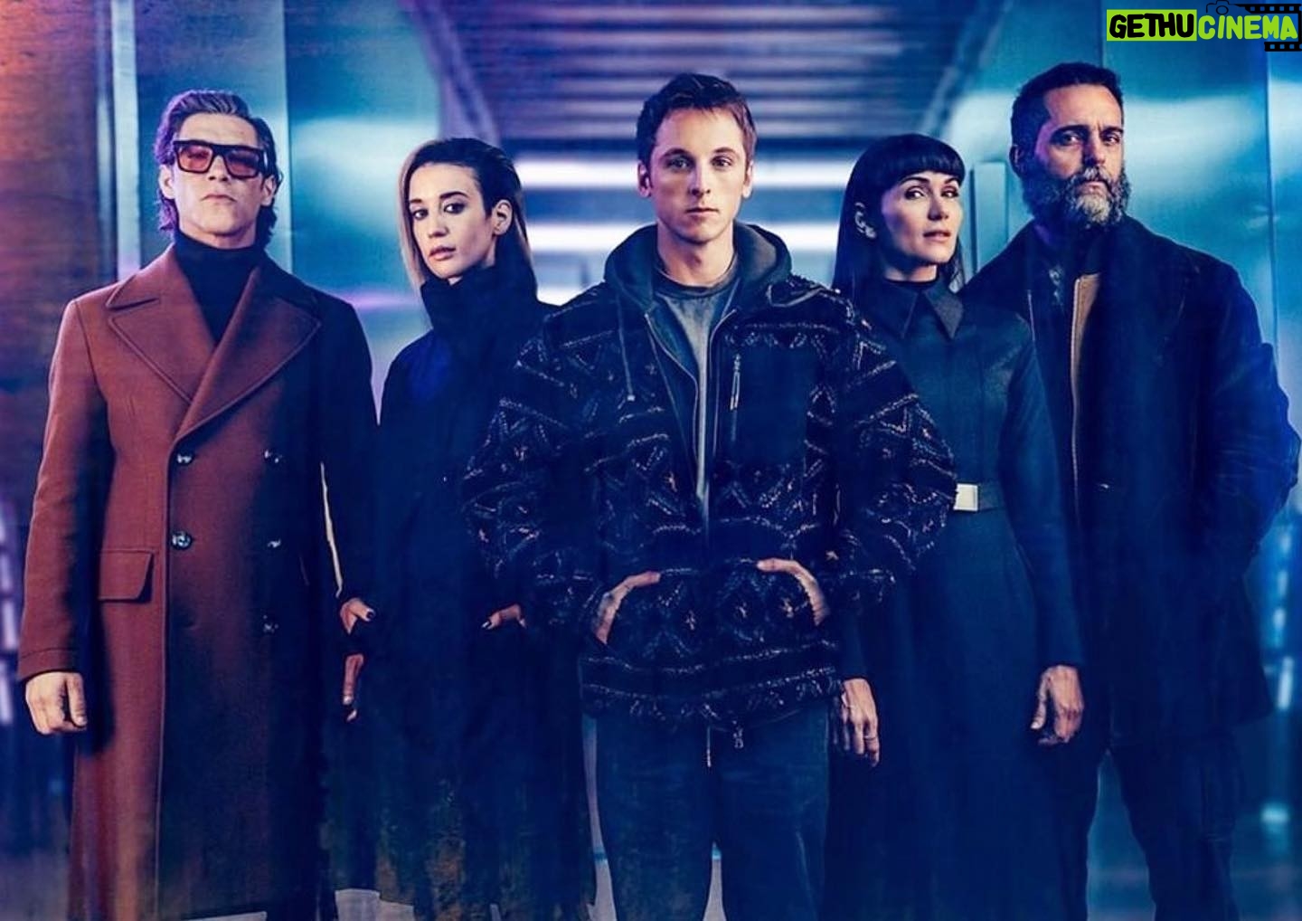 Lela Loren Instagram - So thrilled to be a part of this talented cast in the new Spanish science fiction feature “Awareness” directed by Dani Benmayor for @amazonespana We are currently in production 🎥 Stay Tuned!! 🔥🔥🔥 Pedro Alonso, María Pedraza, Carlos Scholz, Óscar Jaenada y Lela Loren protagonizan la película española original de Prime Video “AWARENESS”.